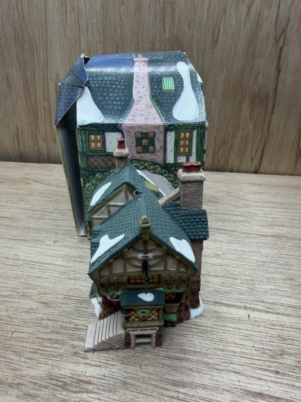 Dept 56 Charles Dickens Heritage “The Pied Bull Inn” Ornament 1993 with box